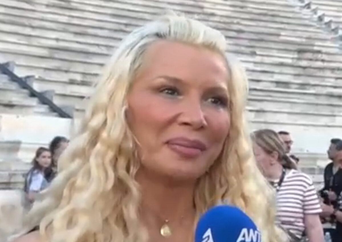 Η Πάολα κατά τη διάρκεια των δηλώσεων που έκανε για τον Βασίλη Καρρά